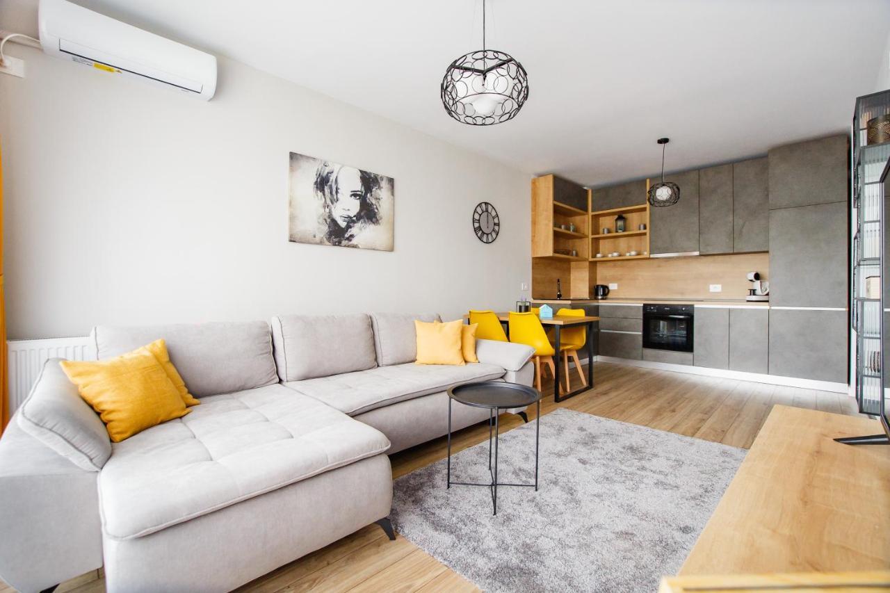 Gorgeous Home At Prima Universitatii Oradea Extérieur photo
