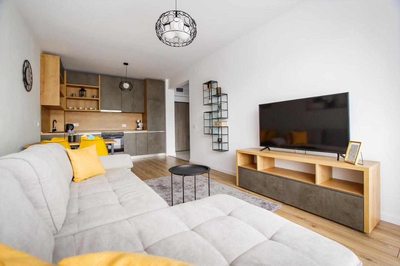 Gorgeous Home At Prima Universitatii Oradea Extérieur photo