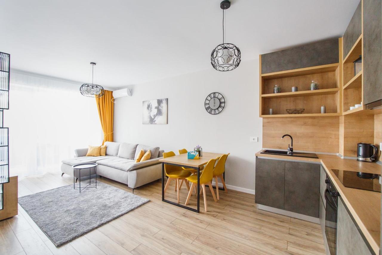 Gorgeous Home At Prima Universitatii Oradea Extérieur photo
